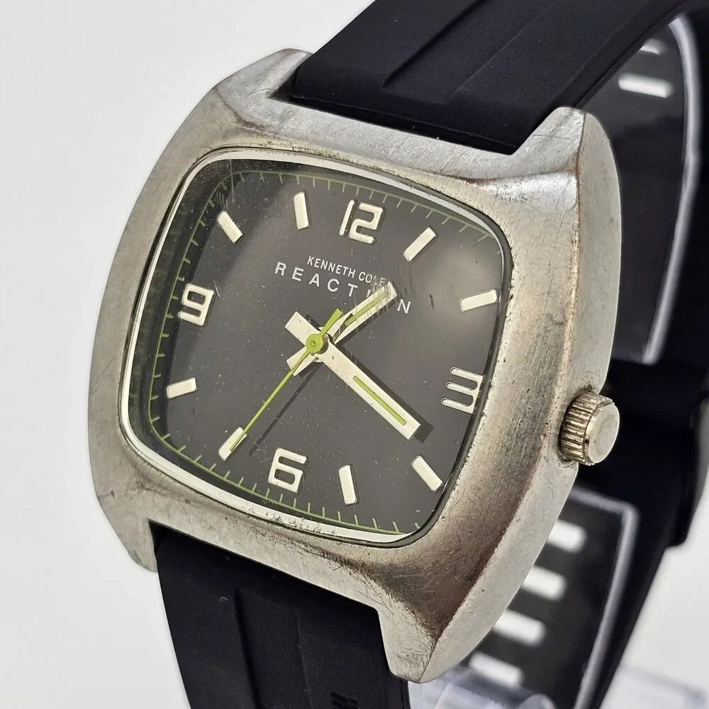 Kenneth Cole Reaction Men's Watch 42mm Black Dial New Plastic‎ Bands New Battery